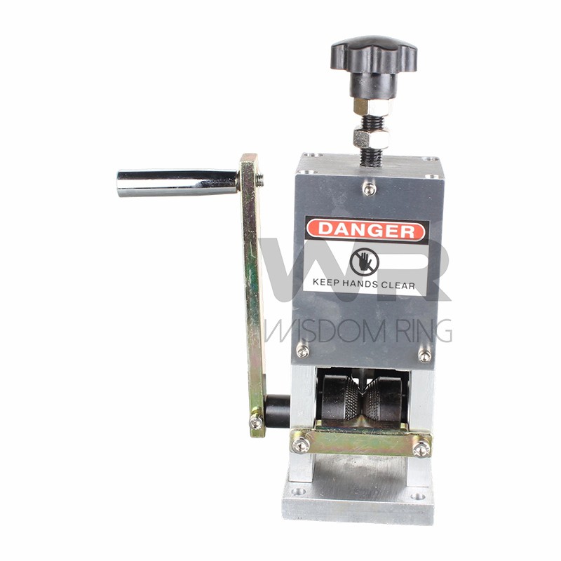 Kummikaabli koorimismasin